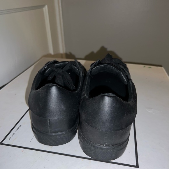 Mens Steve Madden sneakers OBO - Picture 4 of 5